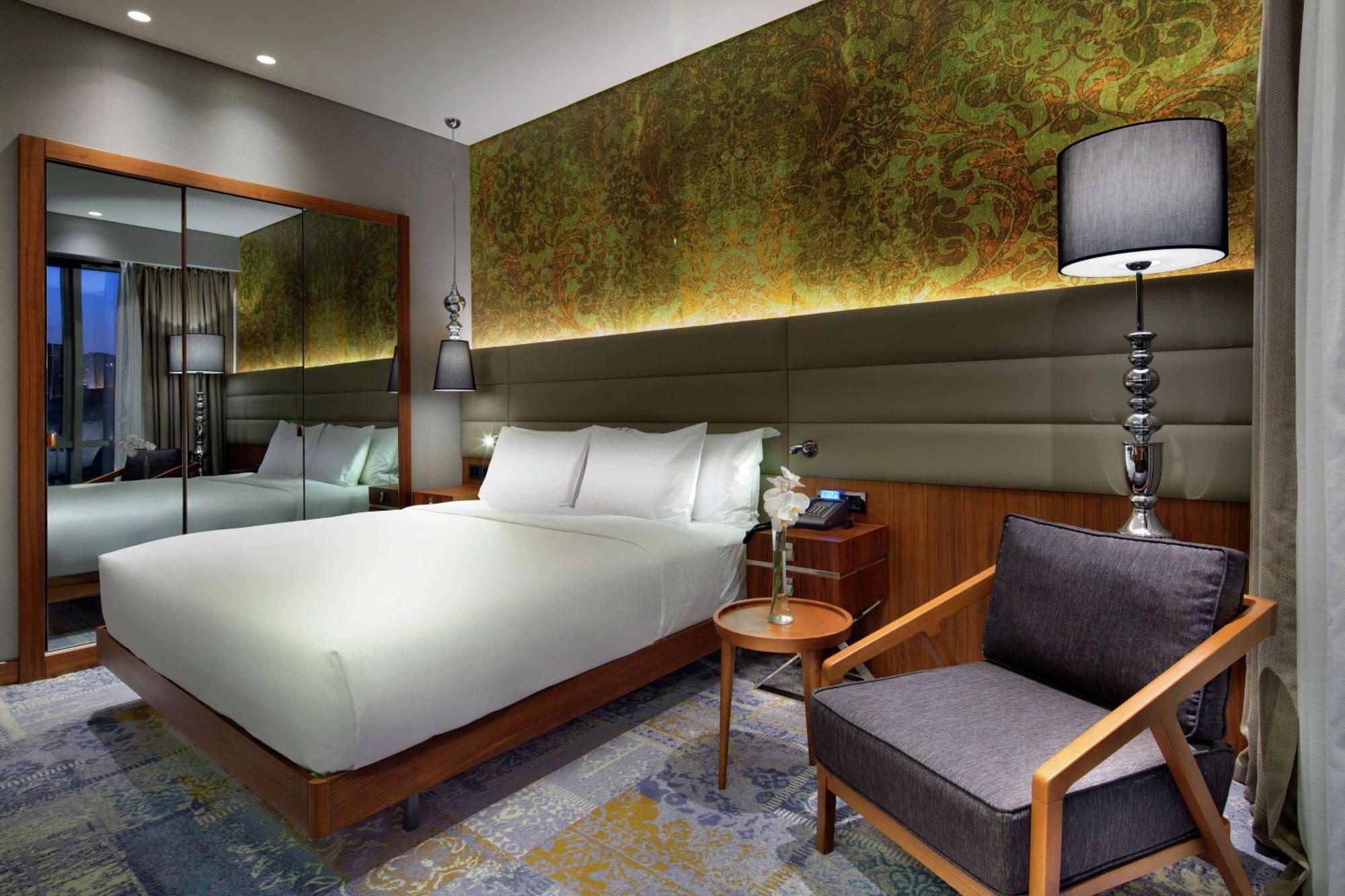 Doubletree By Hilton Istanbul - Piyalepasa Hotel Luaran gambar Deluxe Room