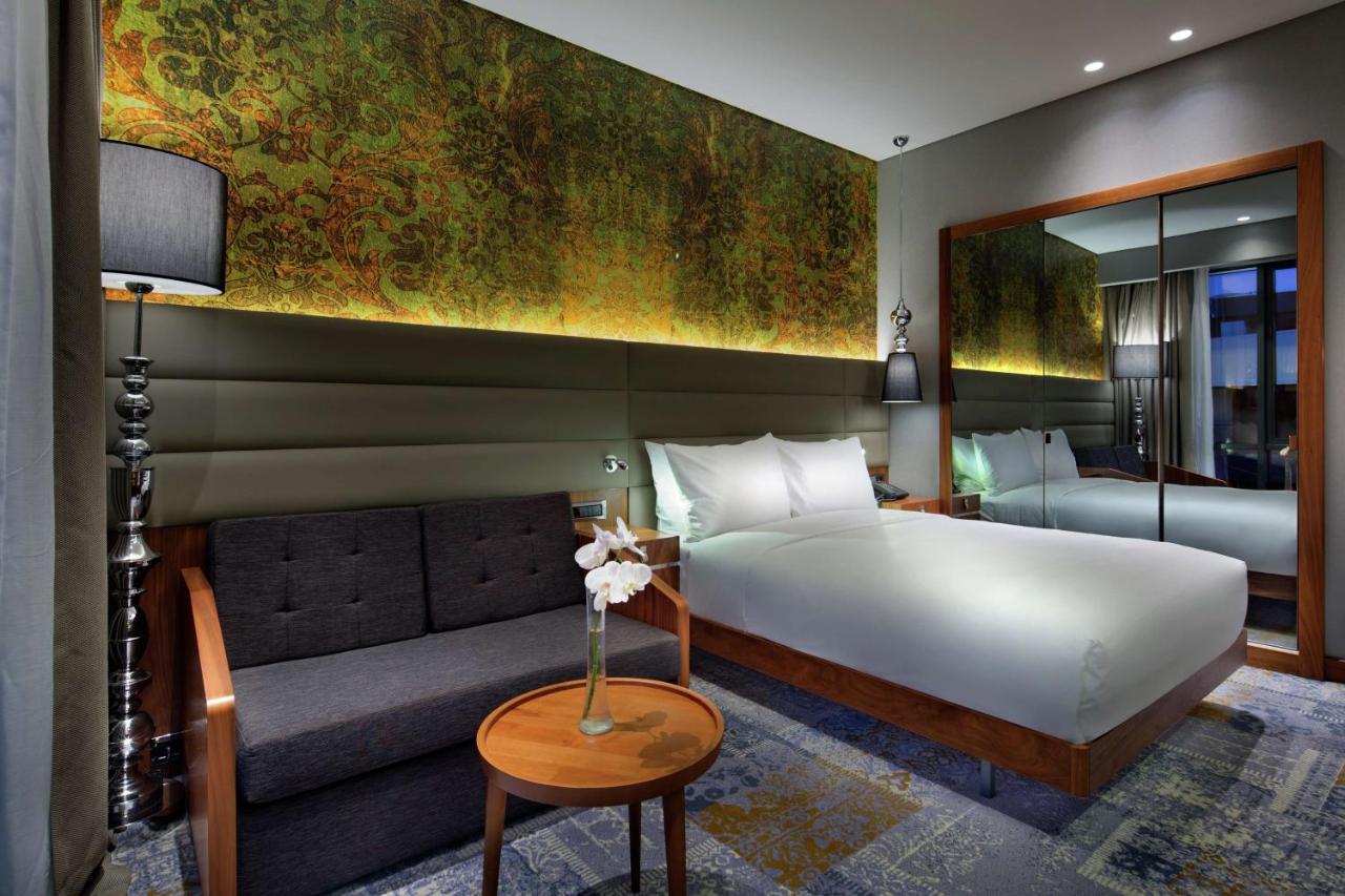 Doubletree By Hilton Istanbul - Piyalepasa Hotel Luaran gambar Deluxe Room